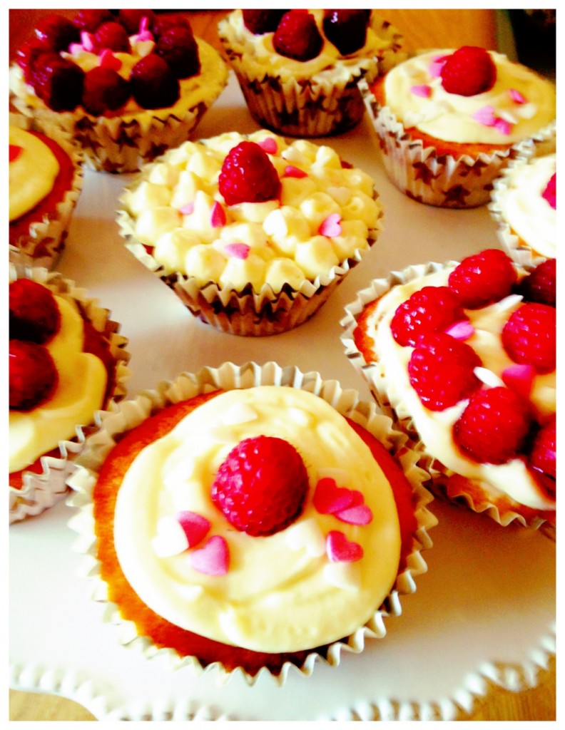 Cupcake aux framboises fraiches et chantilly de chocolat blanc
