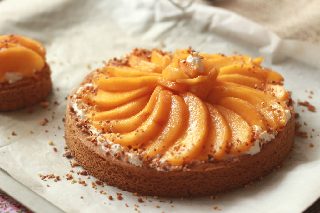 Tarte sablée breton, mascarpone fouetté, nectarines jaunes