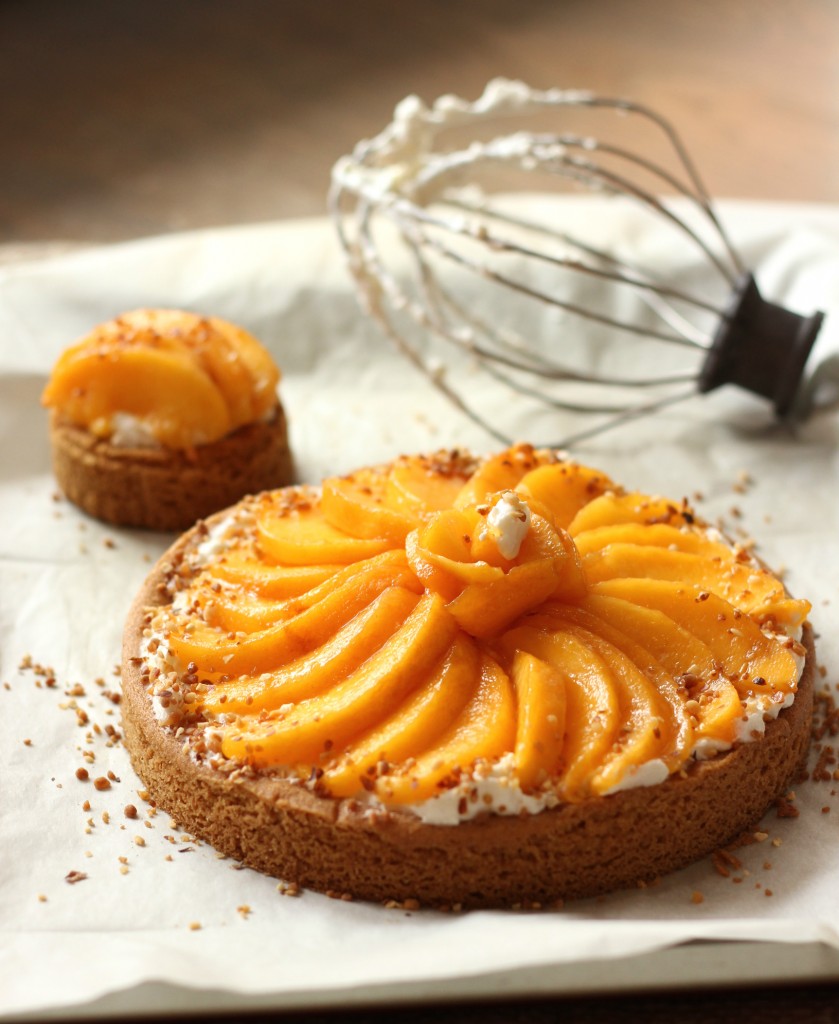 Tarte sablée breton, mascarpone fouetté, nectarines jaunes