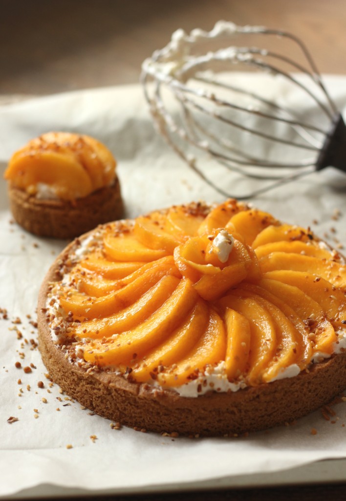 Tarte sablée breton, mascarpone fouetté, nectarines jaunes