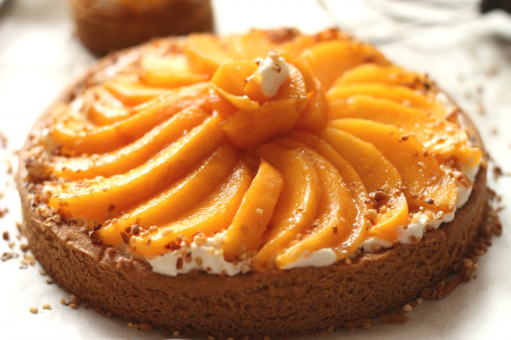 Tarte sablée breton, mascarpone fouetté, nectarines jaunes