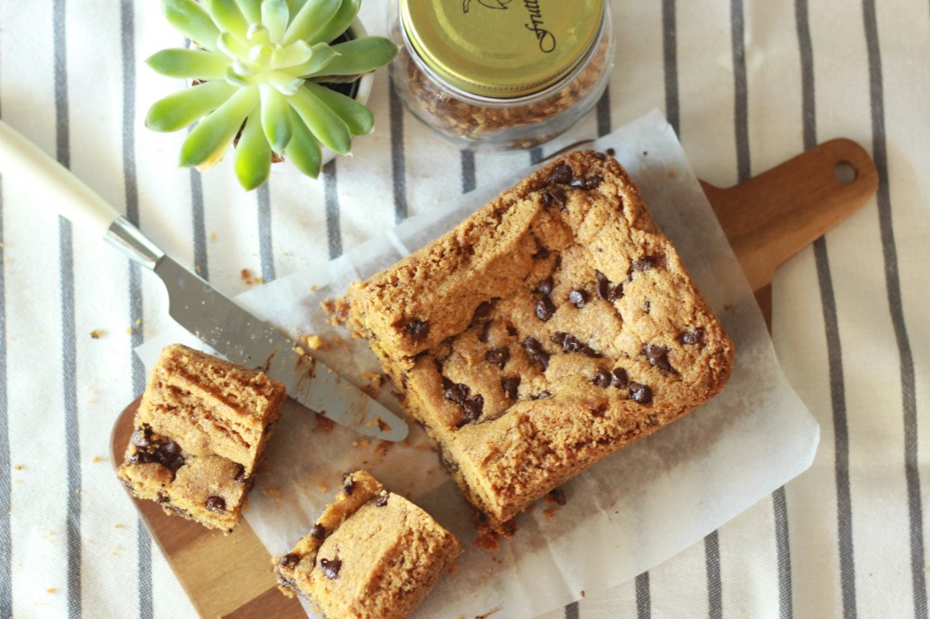 Cookie Cake (dark chocolate chips and praline) 10