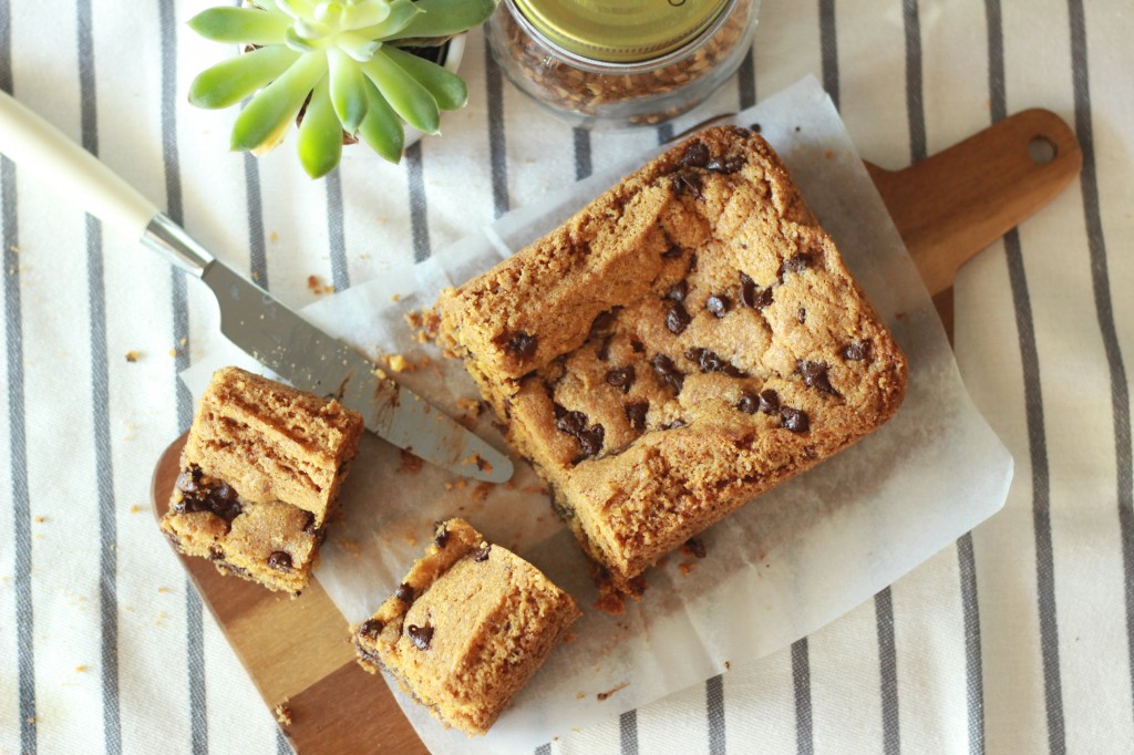 Cookie Cake (dark chocolate chips and praline) 9