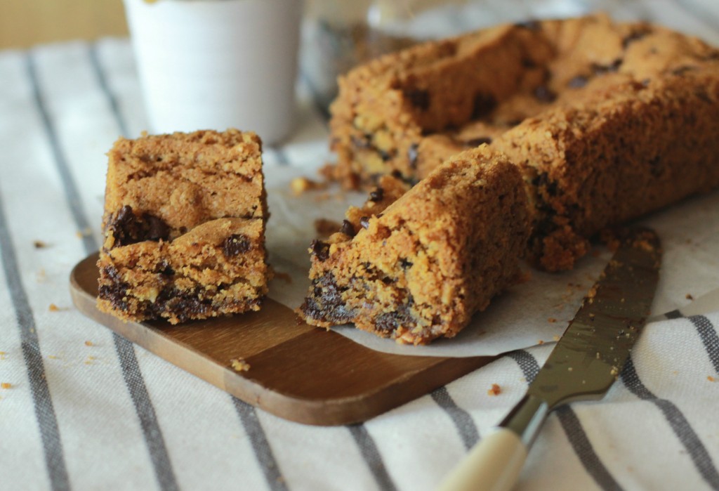 Cookie Cake (dark chocolate chips and praline) 6