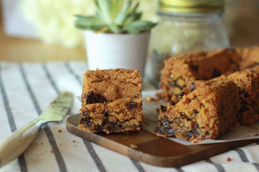 Cookie Cake (dark chocolate chips and praline) 4